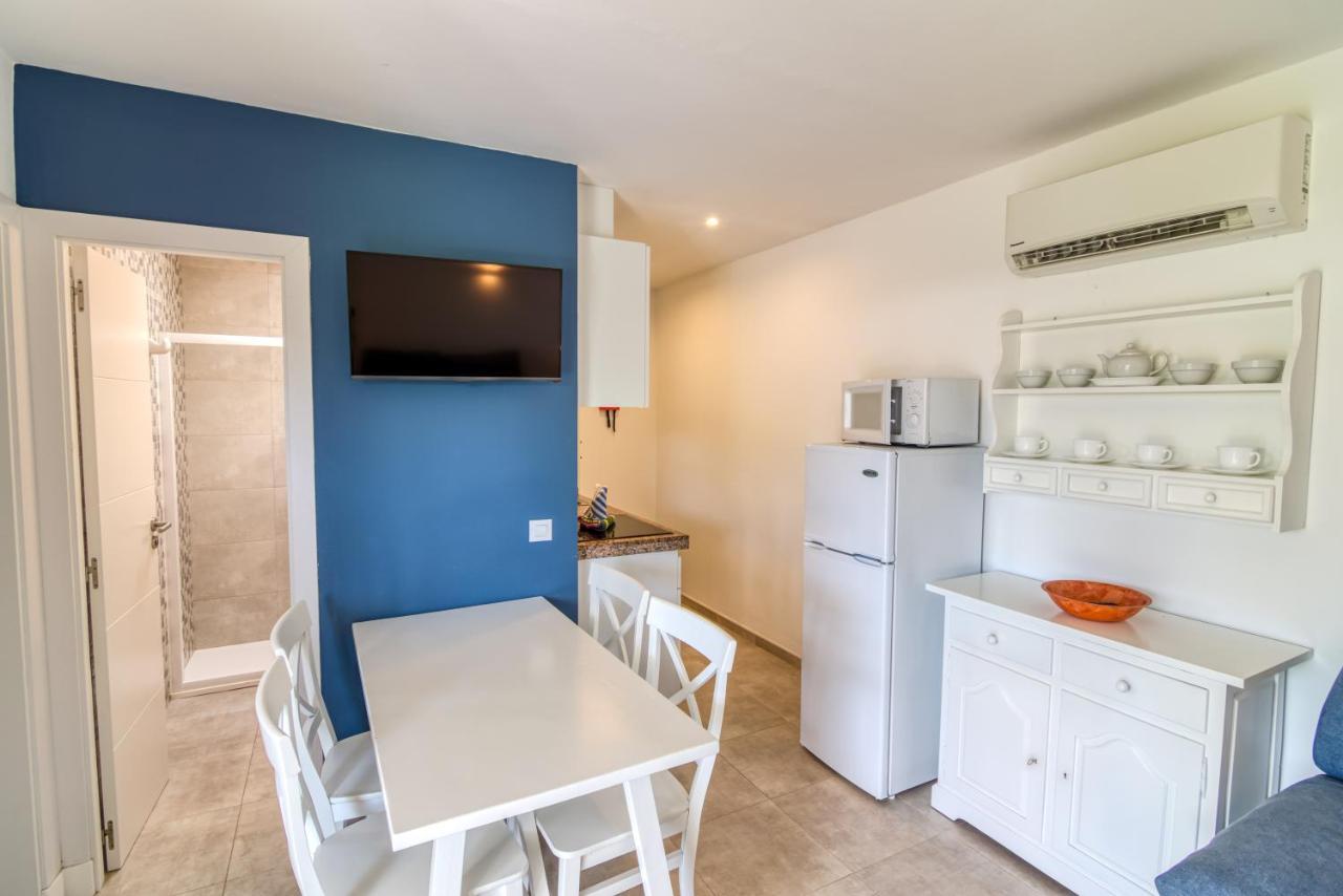 Apartamentos Las Golondrinas Cala en Bosch Kültér fotó